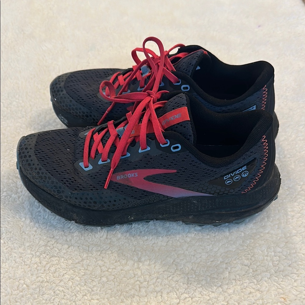 Brooks Black and Red Running Shoes